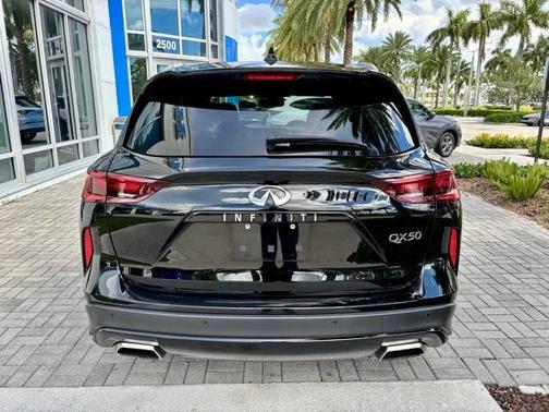 2022 INFINITI QX50 LUXE