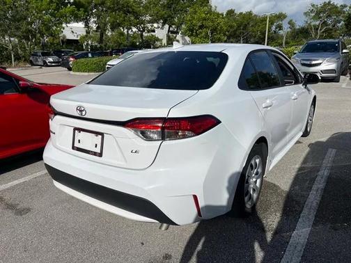 2022 Toyota Corolla LE