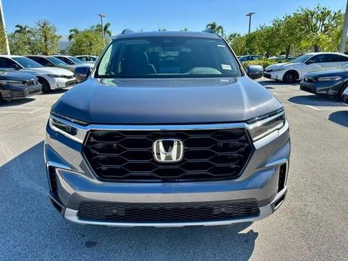 2025 Honda Pilot Touring 8-Passenger