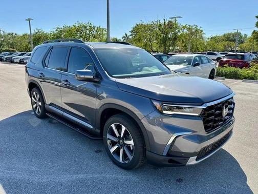2025 Honda Pilot Touring 8-Passenger