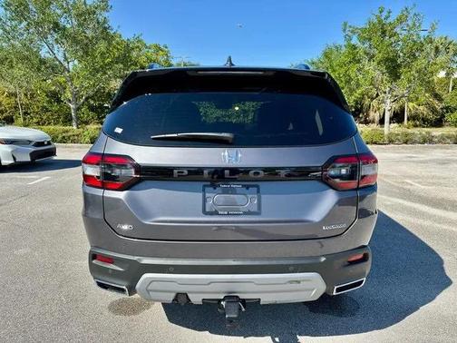 2025 Honda Pilot Touring 8-Passenger