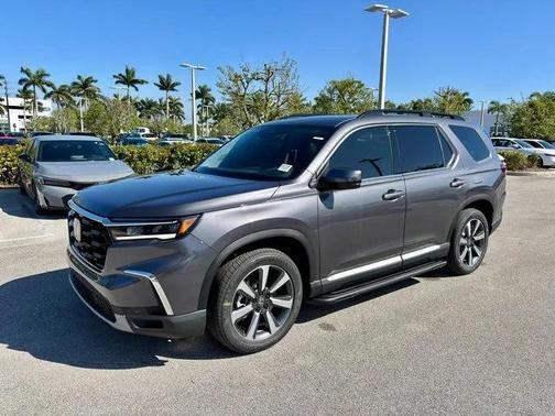 2025 Honda Pilot Touring 8-Passenger