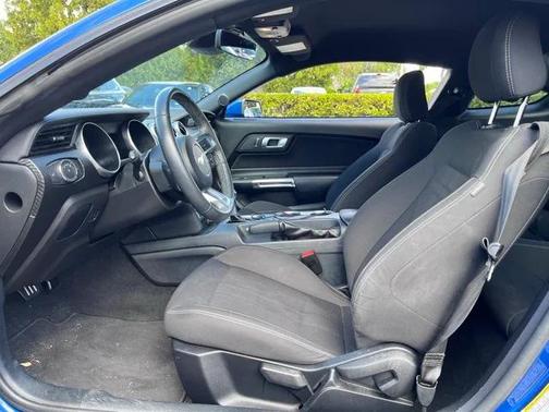 2022 Ford Mustang EcoBoost