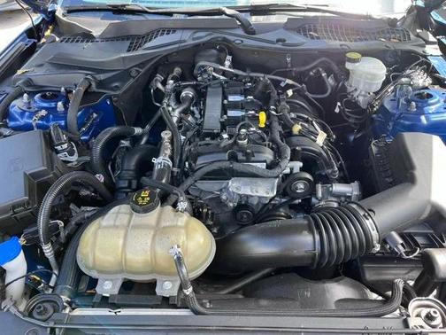 2022 Ford Mustang EcoBoost