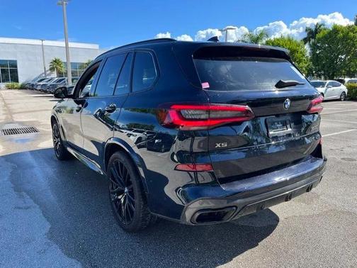 2022 BMW X5 M50i