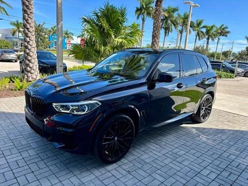 2022 BMW X5 M50i