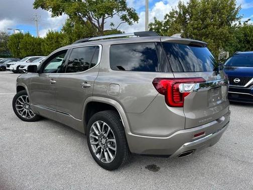 2023 GMC Acadia Denali
