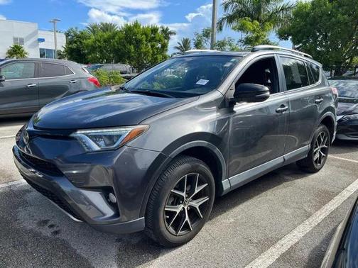 2017 Toyota RAV4 SE