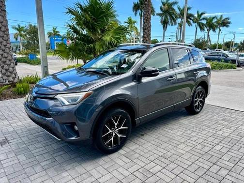 2017 Toyota RAV4 SE