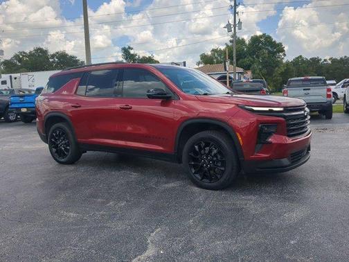 2024 Chevrolet Traverse LT