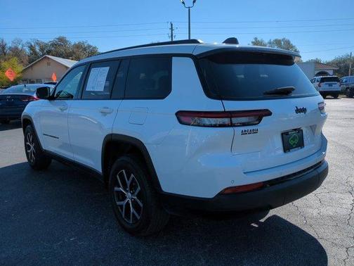 2023 Jeep Grand Cherokee L Laredo