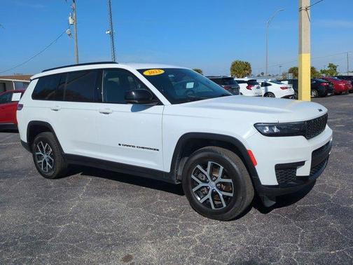 2023 Jeep Grand Cherokee L Laredo