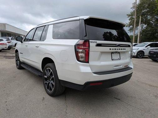 2023 Chevrolet Suburban RST