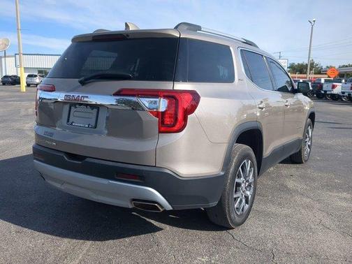 2022 GMC Acadia SLT