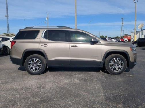 2022 GMC Acadia SLT