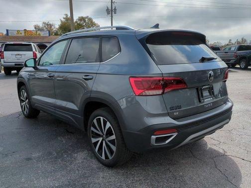 2024 Volkswagen Taos 1.5T SE