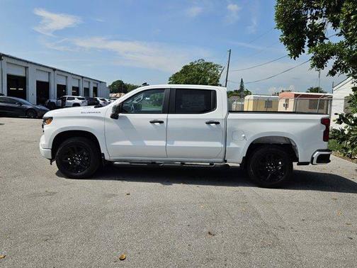 2025 Chevrolet Silverado 1500 Custom