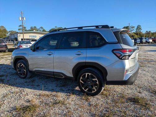 Ice Silver Metallic 2025 Subaru Forester Limited