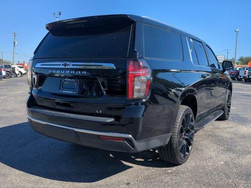 2022 Chevrolet Suburban LT