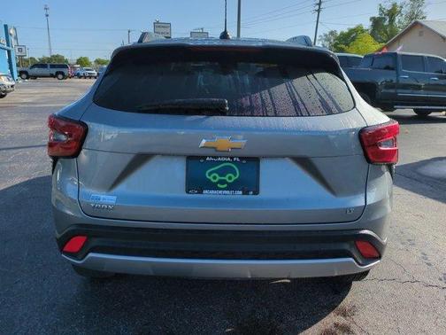 Sterling Gray Metallic 2025 Chevrolet Trax LT