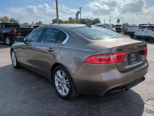 2017 Jaguar XE 25t Premium