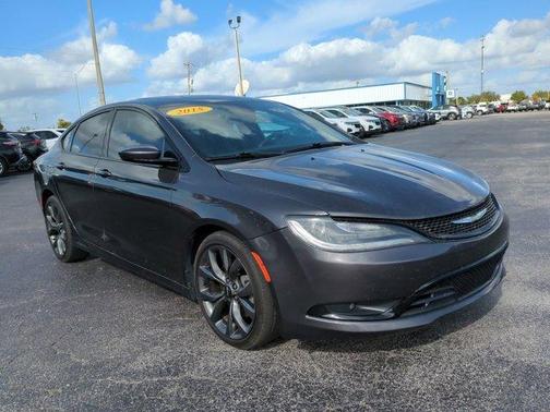 2015 Chrysler 200 S