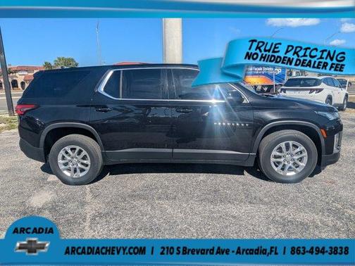 Mosaic Black Metallic 2022 Chevrolet Traverse LS