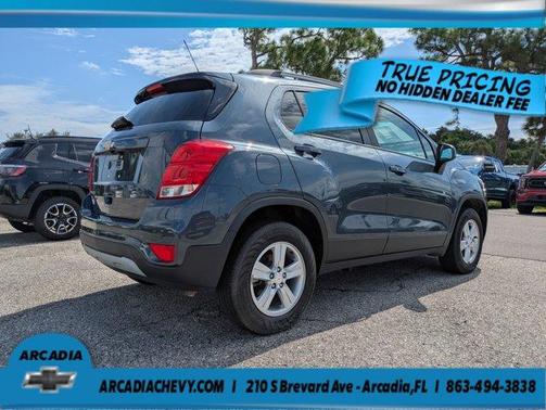Shadow Gray Metallic 2022 Chevrolet Trax LT
