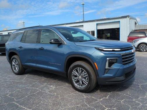 Lakeshore Blue Metallic 2026 Chevrolet Traverse LT