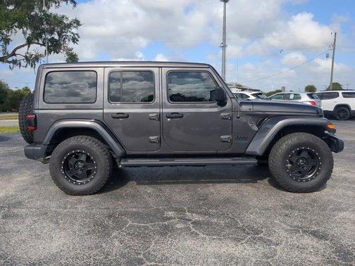 2020 Jeep Wrangler Unlimited Sahara Altitude