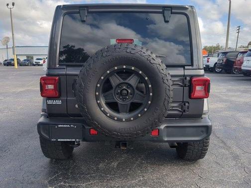 2020 Jeep Wrangler Unlimited Sahara Altitude