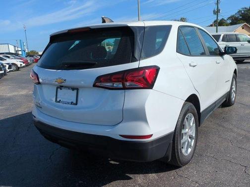 2022 Chevrolet Equinox LS