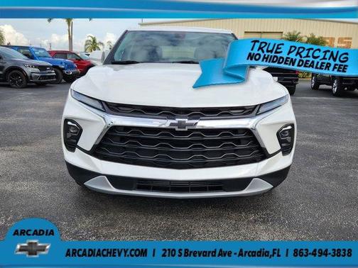 Iridescent Pearl Tricoat 2023 Chevrolet Blazer 2LT