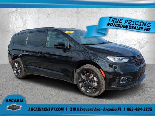 Diamond Black 2025 Chrysler Pacifica Limited