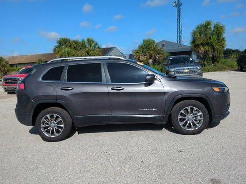Granite Crystal Clearcoat Metallic 2021 Jeep Cherokee Latitude Lux
