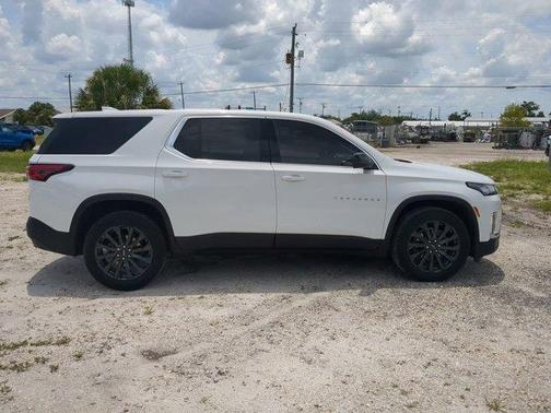 2022 Chevrolet Traverse LS
