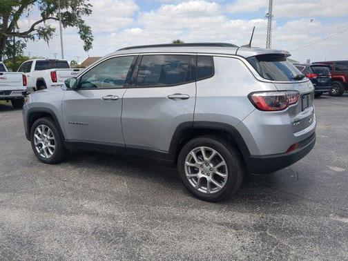 2022 Jeep Compass Latitude Lux