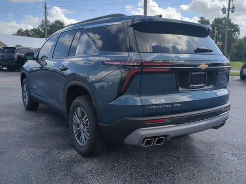 2024 Chevrolet Traverse LT