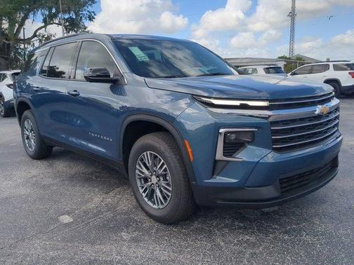 2024 Chevrolet Traverse LT