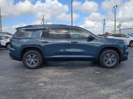 2024 Chevrolet Traverse LT