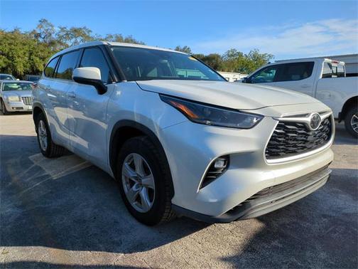 2021 Toyota Highlander LE