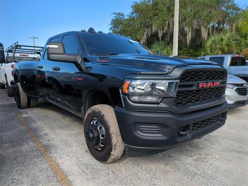 2024 RAM 3500 Tradesman Crew Cab 4x4 8' Box