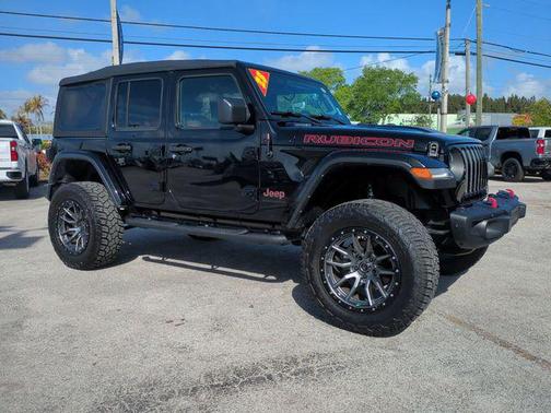 Black Clearcoat 2023 Jeep Wrangler Rubicon