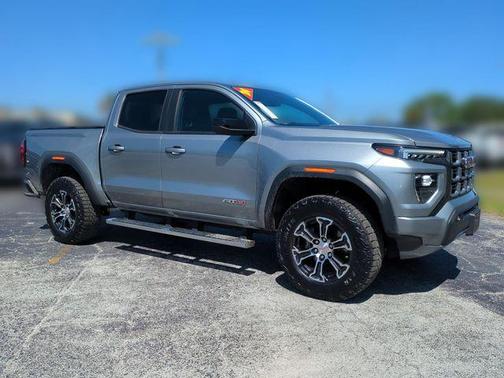 Sterling Metallic 2024 GMC Canyon AT4