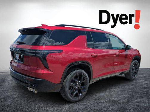 Radiant Red Tintcoat 2026 Chevrolet Traverse RS