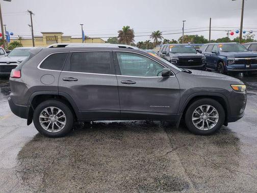 Granite Crystal Metallic Clearcoat 2019 Jeep Cherokee Latitude Plus