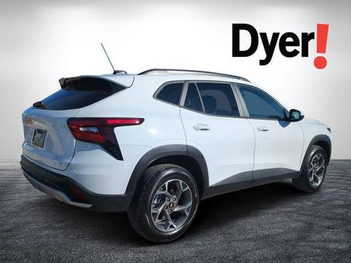 Summit White 2026 Chevrolet Trax LT