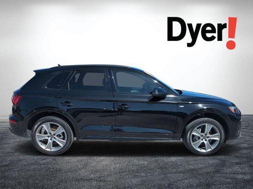 Mythos Black Metallic 2025 Audi Q5 45 S line Premium