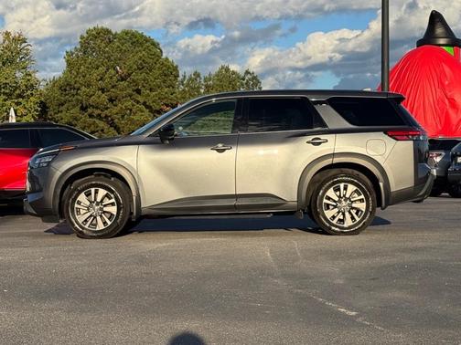 2024 Nissan Pathfinder S FWD