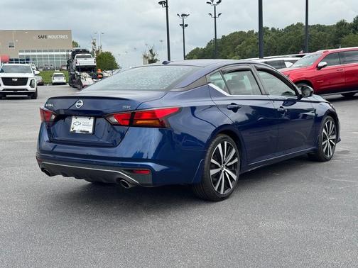 2020 Nissan Altima SR FWD